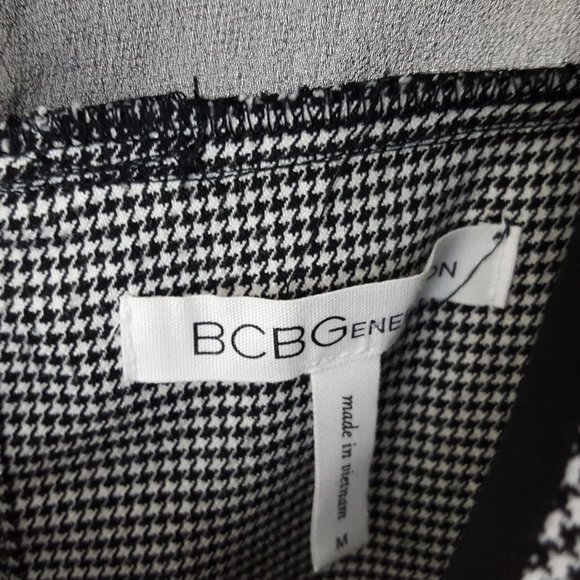 BCBGeneration Ruffle Sleeve Shift Dress Women's Medium Houndstooth Black & White - Picture 2 of 5